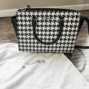 AUTHENTIC Michael Kors “Selma” large handbag